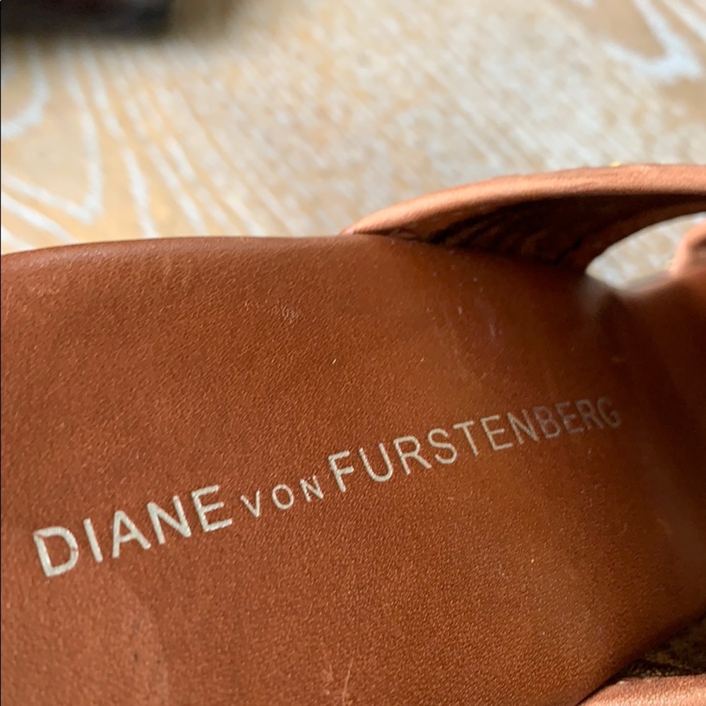 DIANE VON FURSTENBERG Woven Moore Crisscross Wedge 9.5 - Picture 13 of 14